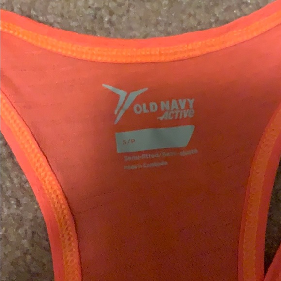 Old Navy Active Women’s Small hot pink tank - Picture 2 of 2